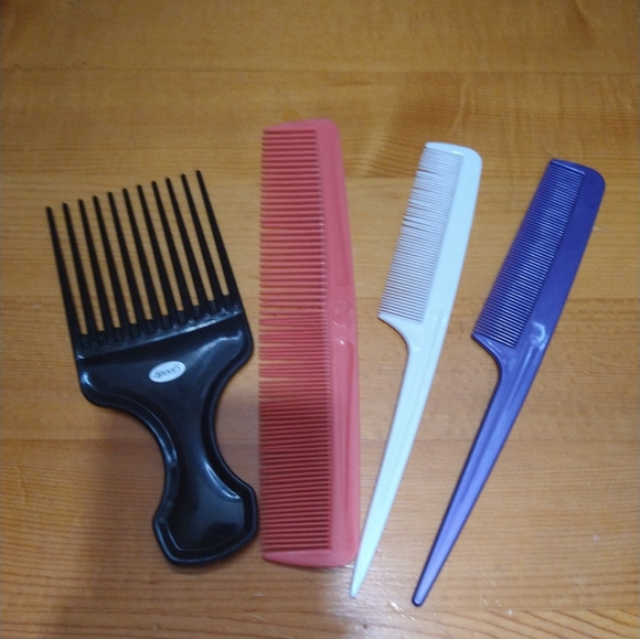 Free with purchase hair combs , pick, accessories bundle lot - Picture 3 of 5